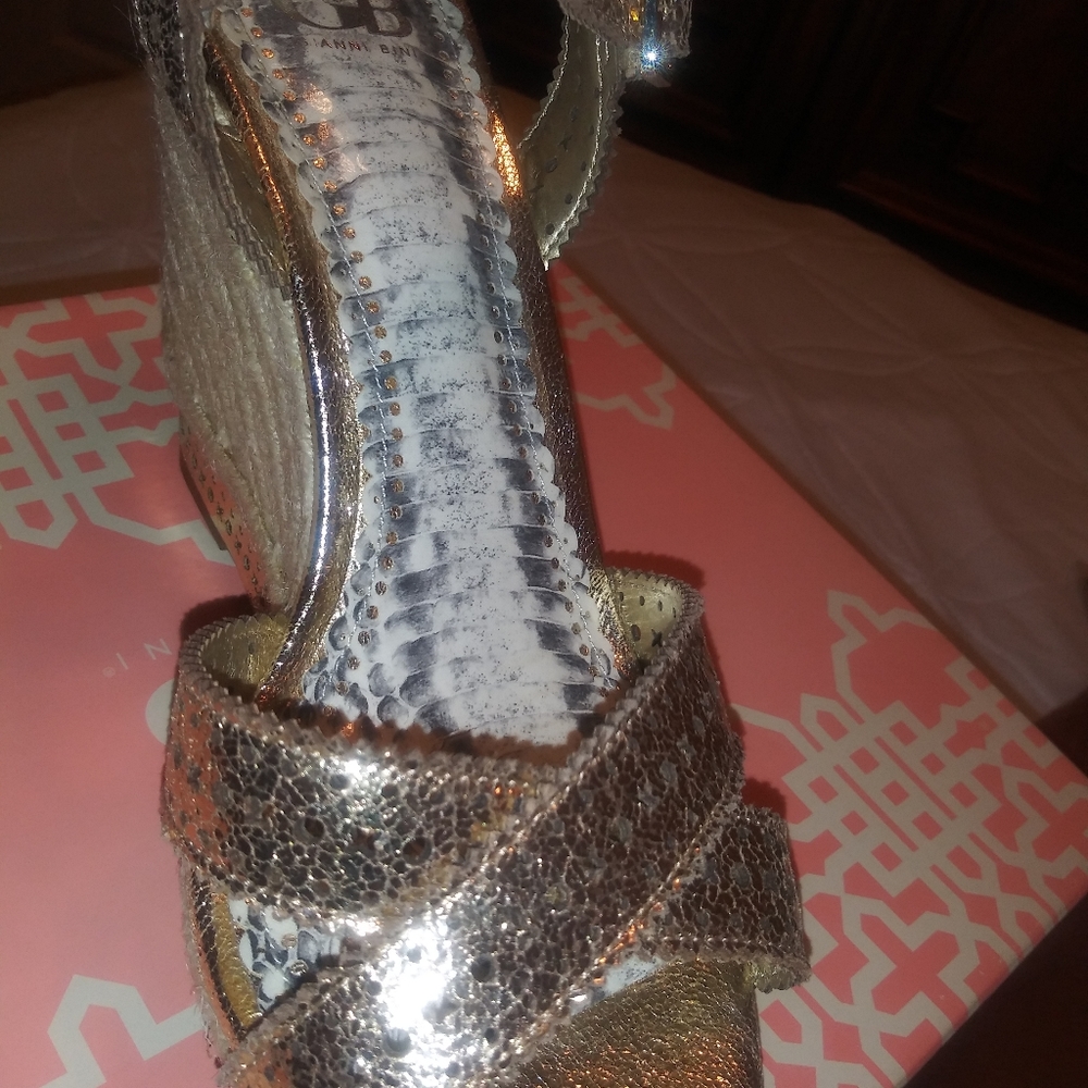 Gianni Bini: Gold & Snakeskin Wedge Sandal